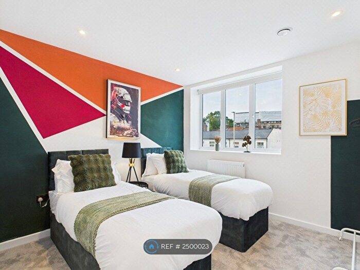 2 Bedroom Flat To Rent In Church Road, London, NW4