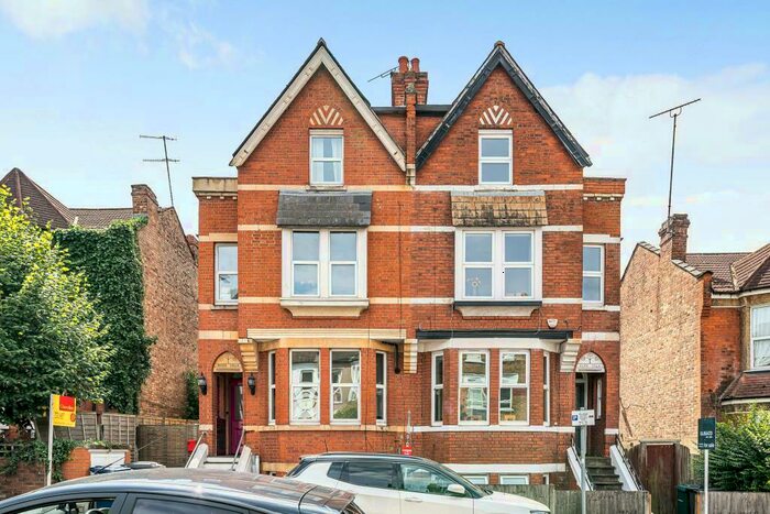 1 Bedroom Apartment To Rent In Dollis Road, Finchley, N3