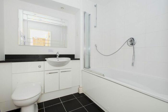 1 Bedroom Flat To Rent In Adriatic Apartment, Western Gateway, Royal Victoria, E16