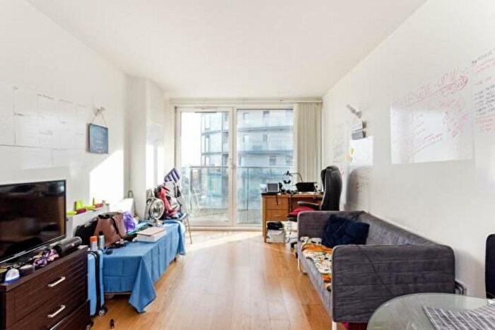 1 Bedroom Flat To Rent In Station Approach, Hayes, UB3