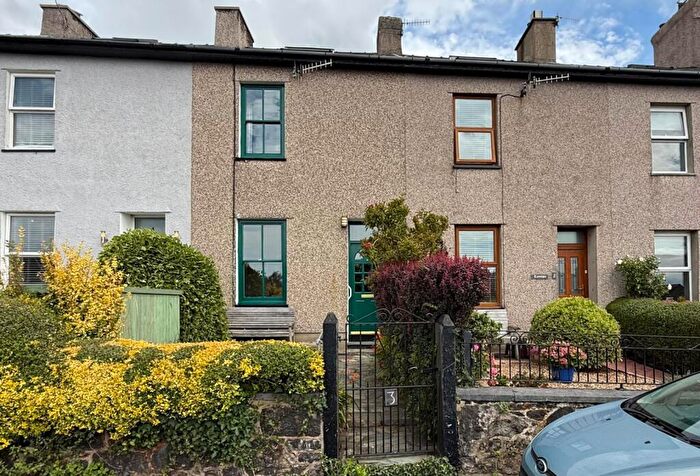 3 Bedroom Terraced House For Sale In Twthill West, Caernarfon, Gwynedd, LL55
