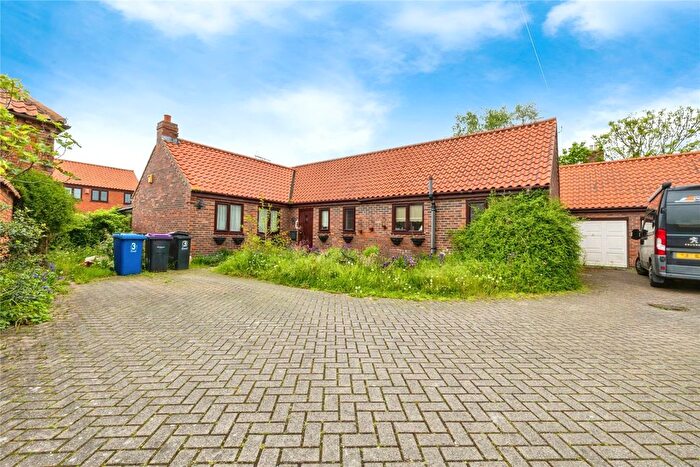 4 Bedroom Bungalow For Sale In The Old Stack Yard, Fenton, Lincoln, Lincolnshire, LN1