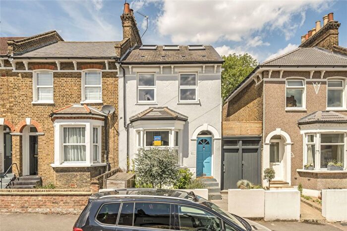 4 Bedroom End Of Terrace House To Rent In Brookbank Road, Lewisham, SE13