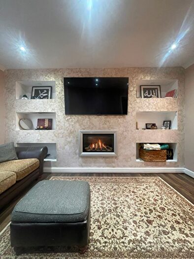 3 Bedroom Semi-detached House To Rent In Ascot Avenue, Bradford, BD7