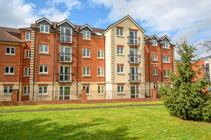 1 Bedroom Flat For Sale In Greenwood Court, Epsom, KT18