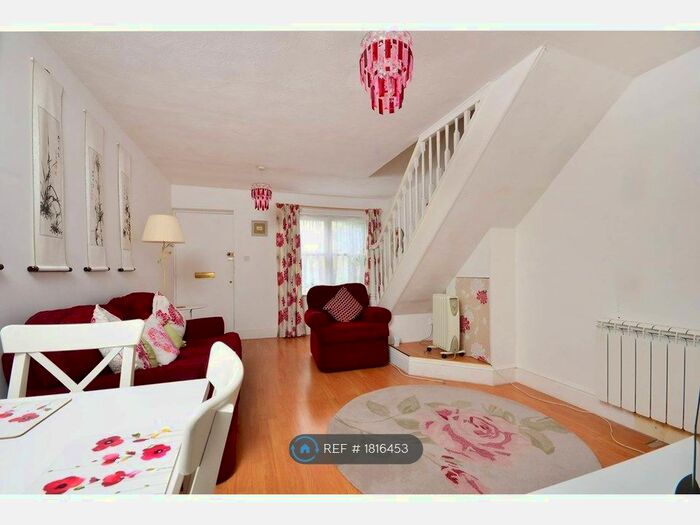 2 Bedroom Terraced House To Rent In Kingston Road, London, SW19