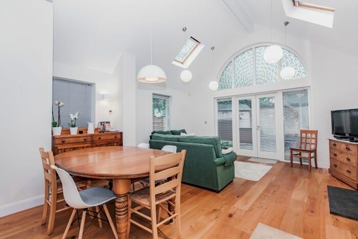 2 Bedroom Detached House To Rent In Islip Road, Oxford, OX2