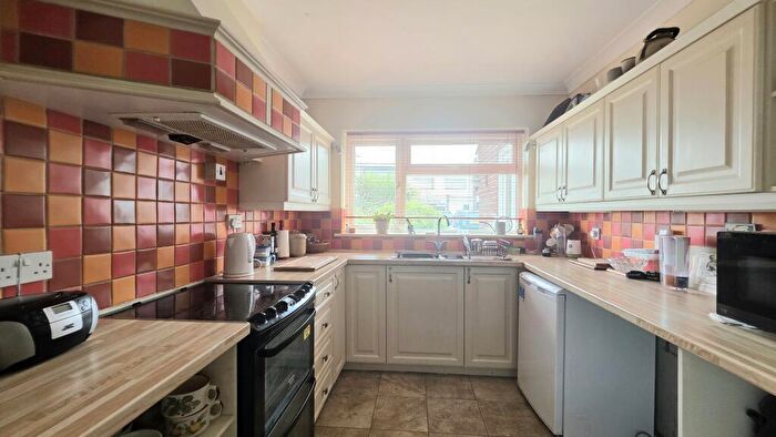 4 Bedroom Semi-Detached House To Rent In School Lane, Higham, Rochester, ME3