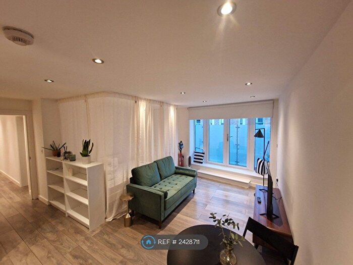 Studio To Rent In East Dulwich Road, London, SE22