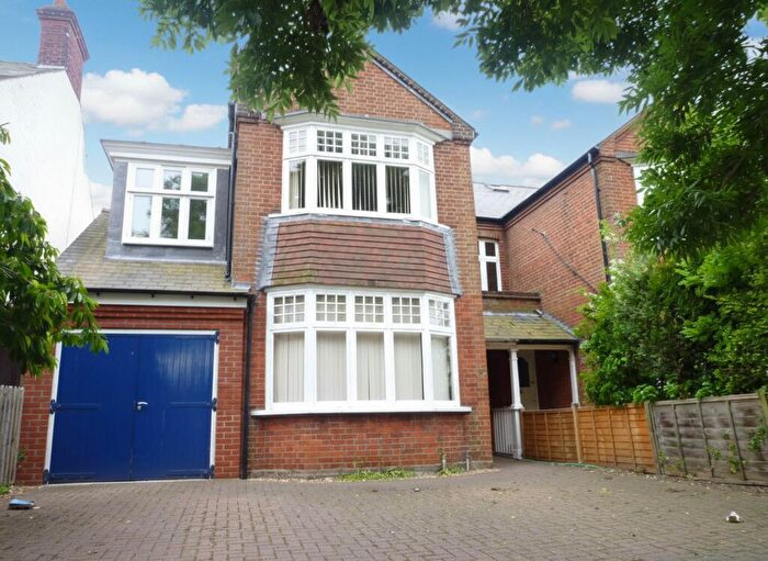 2 Bedroom Apartment To Rent In Chesterton Road, Cambridge, CB4