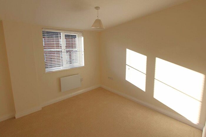 2 Bedroom Apartment To Rent In Castle Street, Banbury, Oxon, OX16