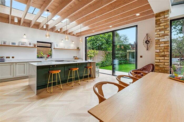 5 Bedroom Terraced House To Rent In Barrow Road, London, SW16