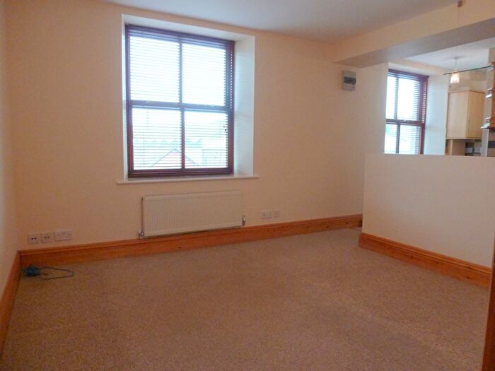 2 Bedroom Flat To Rent In Bridge Street, Ramsbottom, Bury, BL0