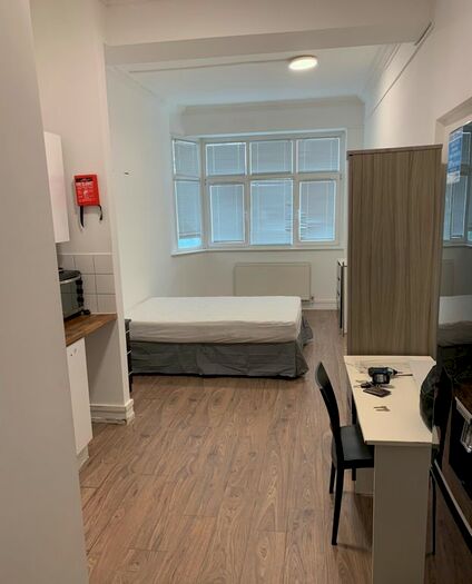 1 Bedroom Studio To Rent In Burnside Road, Becontree, Dagenham, RM8