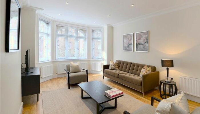 3 Bedroom Flat To Rent In King Street, London, W6