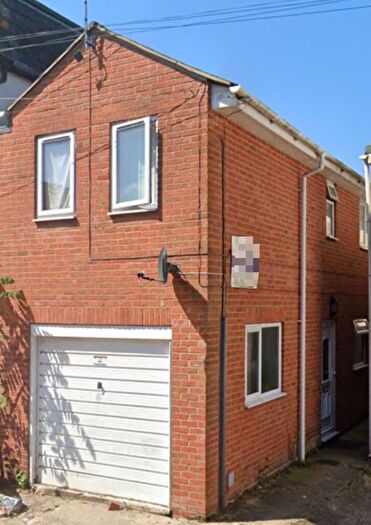 1 Bedroom Flat To Rent In Carpenters Lane, Swindon, SN2