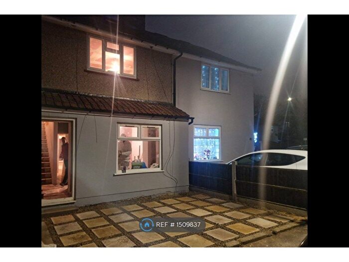 4 Bedroom Terraced House To Rent In Valence Wood Road, Dagenham, RM8