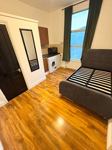 1 Bedroom Studio To Rent In Blagrove Road, London, W10