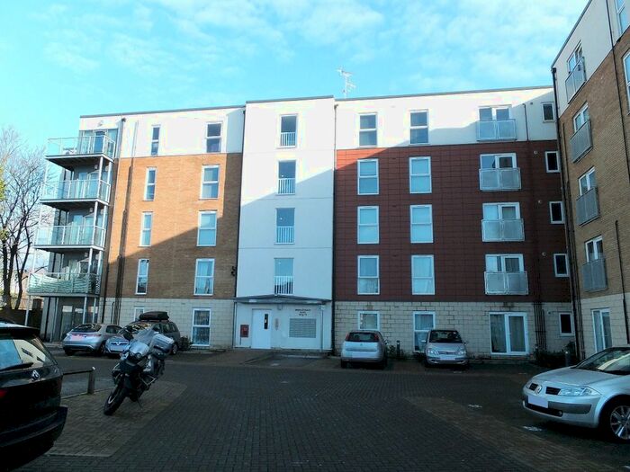 2 Bedroom Flat To Rent In Bertelli Place, Mono Lane, Feltham, Middlesex TW13