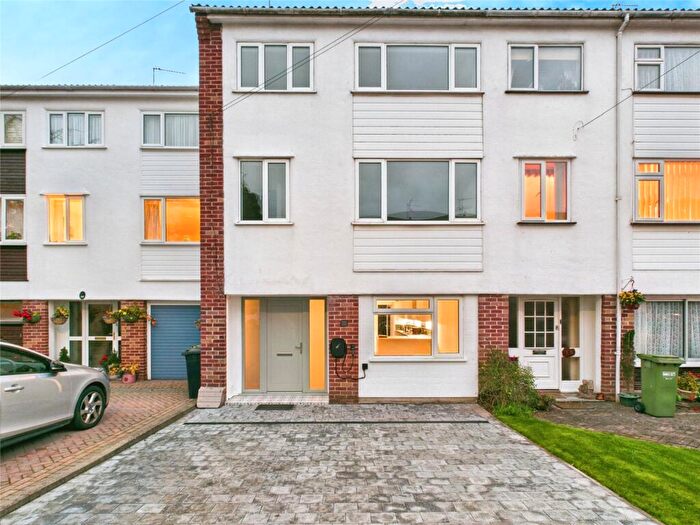 4 Bedroom Terraced House For Sale In Pilgrims Way, Bristol, BS16