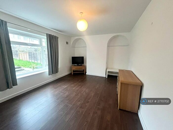 3 Bedroom Terraced House To Rent In The Boxhill, Coventry, CV3