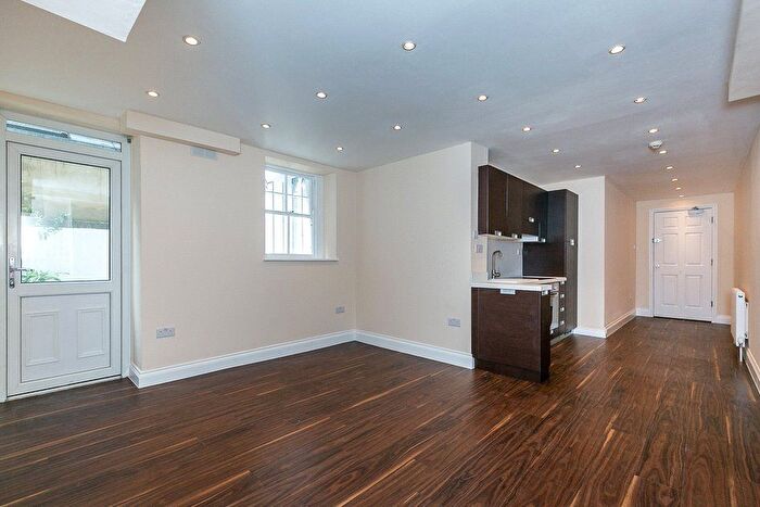 1 Bedroom Flat To Rent In Cromwell Road, Earls Court Road, London, SW5