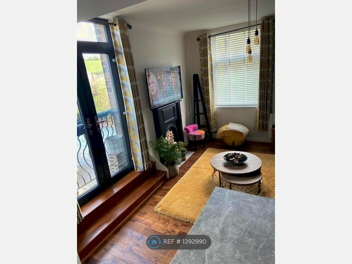 1 Bedroom Flat To Rent In Cliviger, Burnley, BB10