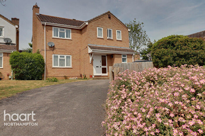 4 Bedroom Detached House To Rent In Lingswood Park, Northampton, NN3