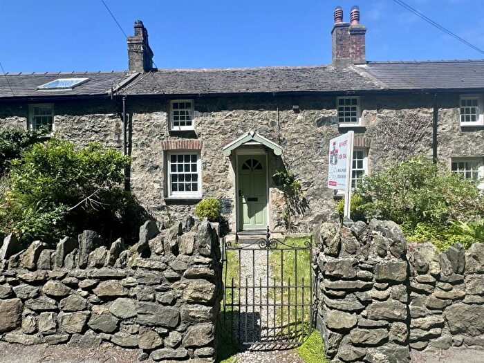 2 Bedroom Terraced House For Sale In Ffordd Brynsiencyn, Llanfairpwllgwyngyll, LL61