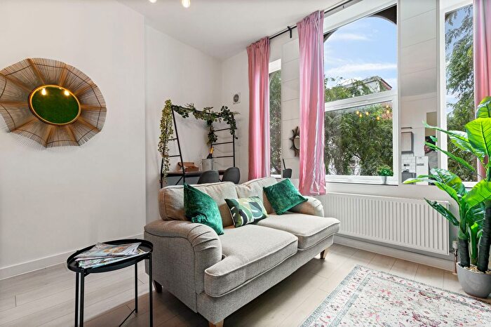 1 Bedroom Property To Rent In Sandgate Road, Folkestone, CT20