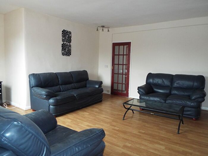 2 Bedroom Flat To Rent In Meadowfield, Durham, DH7