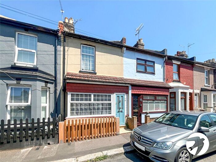 3 Bedroom Terraced House To Rent In Gordon Road, Gillingham, Kent, ME7