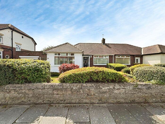 3 Bedroom Semi-Detached Bungalow For Sale In Avondale Avenue, Newcastle Upon Tyne, NE12