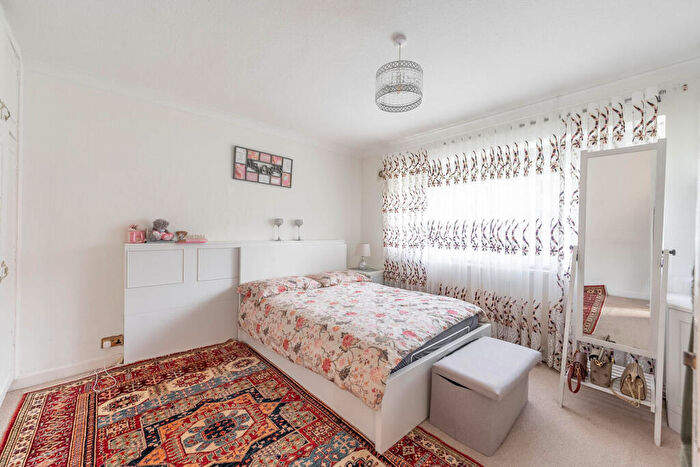 2 Bedroom Maisonette To Rent In Dene Gardens, Stanmore, Stanmore, HA7