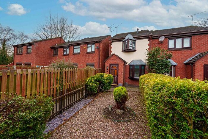 2 Bedroom House To Rent In Heathfields Close, CH2