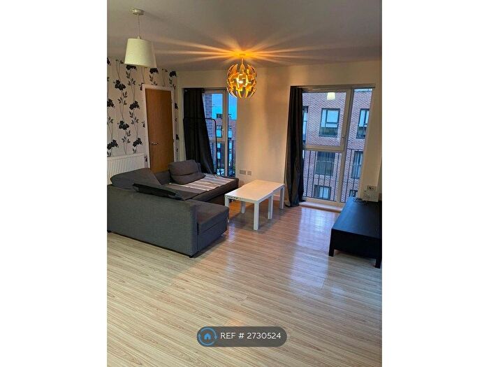 2 Bedroom Flat To Rent In Wave Court, Romford, RM7