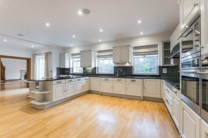6 Bedroom Detached House To Rent In Eaton Park, Cobham, KT11