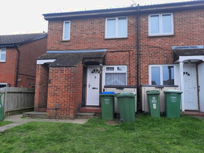 1 Bedroom Maisonette To Rent In Ashurst Close, Crayford, DA1