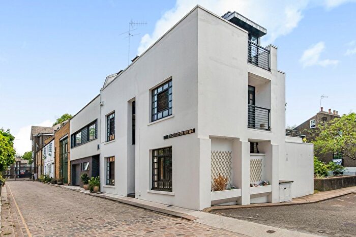4 Bedroom Mews For Sale In Rochester Mews, Camden, NW1