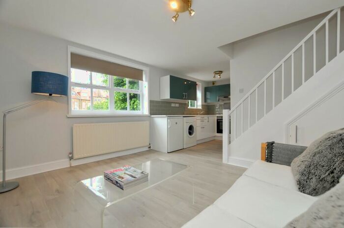 1 Bedroom Flat To Rent In Cazenove Road, Stoke Newington, N16