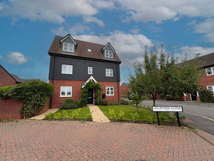 4 Bedroom Semi-Detached House For Sale In Lelleford Close, Long Lawford, Rugby, Warwickshire, CV23
