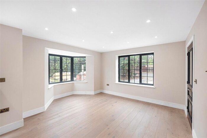 4 Bedroom Detached House To Rent In Hayes Lane, Beckenham, BR3