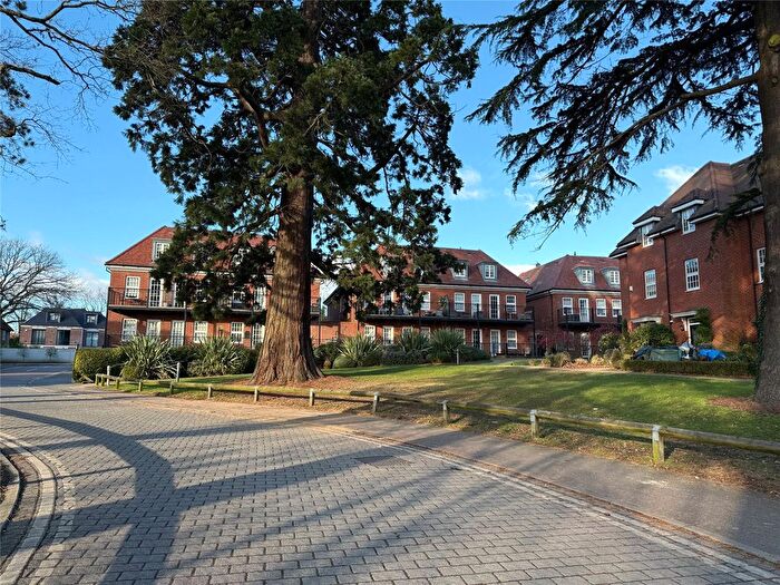 2 Bedroom Flat For Sale In Collison Avenue, Barnet, EN5