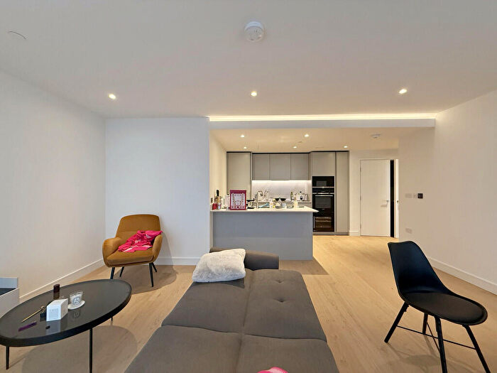 1 Bedroom Apartment To Rent In Marsh Wall, London, E14