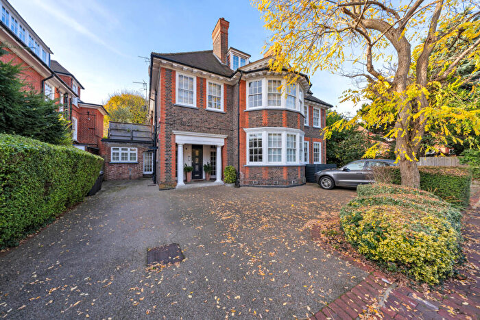 4 Bedroom Apartment To Rent In Greenaway Gardens, London, NW3