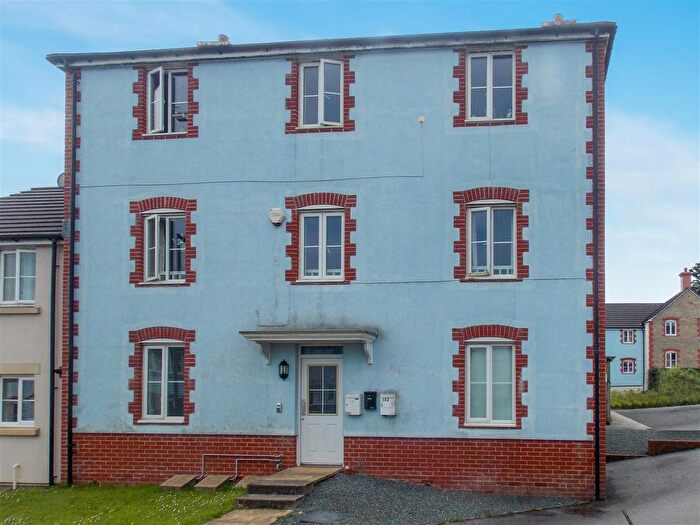 2 Bedroom Flat To Rent In First Floor Flat, Launceston, Cornwall, PL15