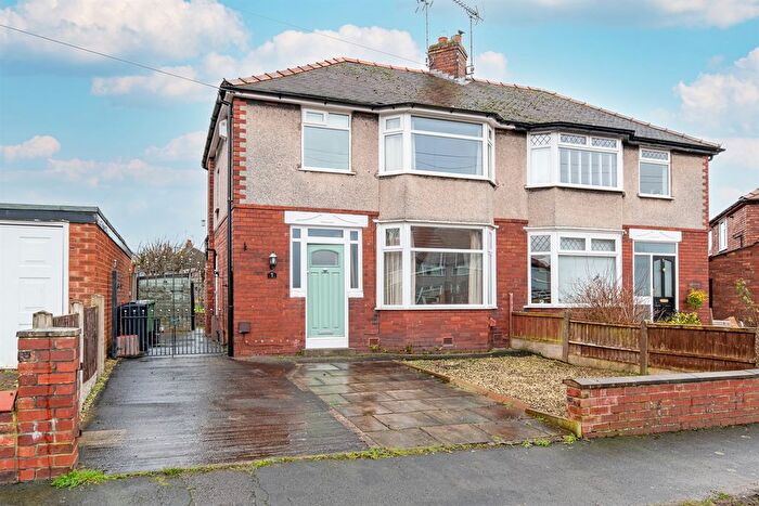 3 Bedroom Semi Detached House For Sale In Hill View Avenue, Helsby, Frodsham, WA6