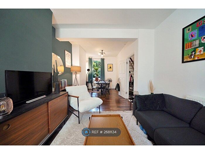 2 Bedroom Terraced House To Rent In Durrant Street, London, E2