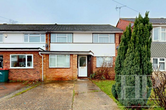 3 Bedroom End Of Terrace House To Rent In Ash Road, Crawley, RH10