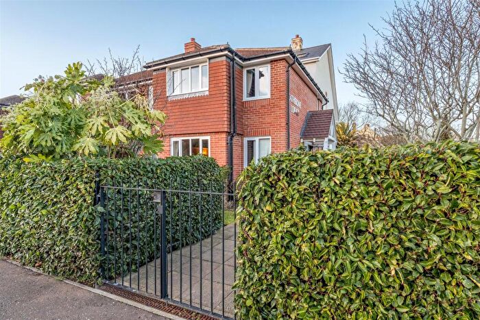 1 Bedroom Retirement Property For Sale In Catherine Lodge, Worthing, BN13